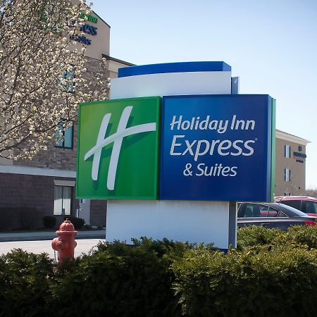 Holiday Inn Express & Suites Youngstown West I 80, An Ihg Hotel Екстериор снимка