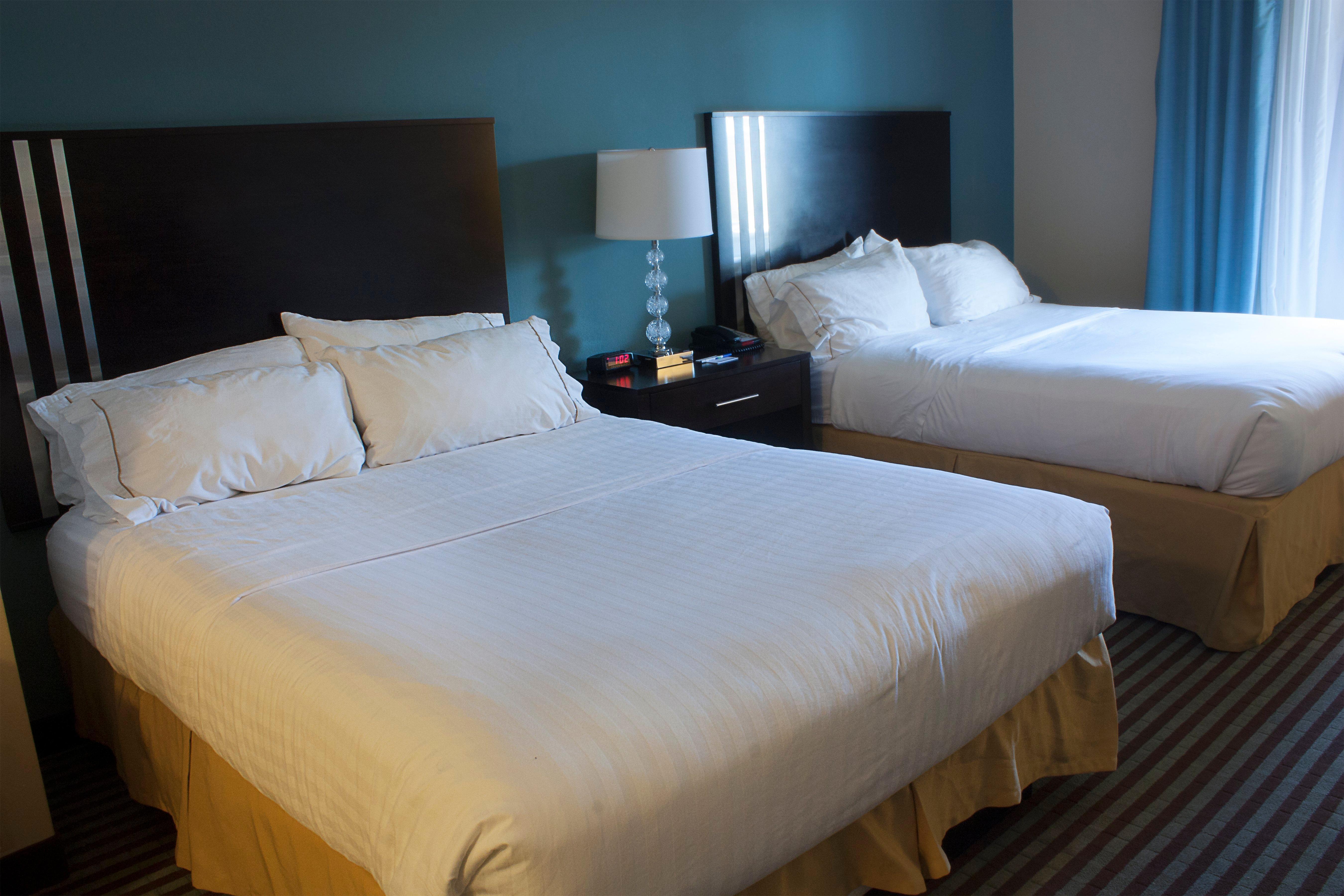 Holiday Inn Express & Suites Youngstown West I 80, An Ihg Hotel Екстериор снимка