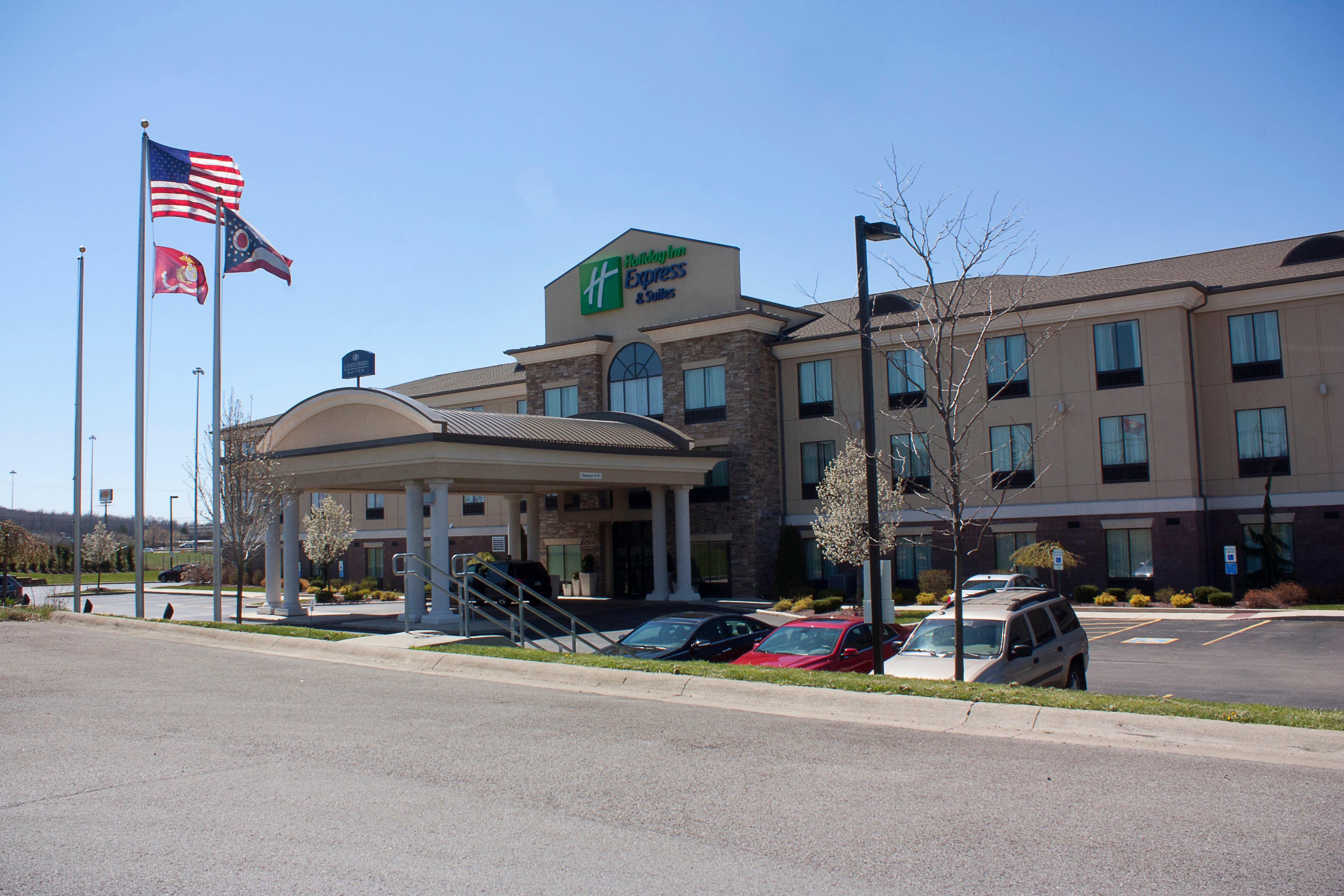 Holiday Inn Express & Suites Youngstown West I 80, An Ihg Hotel Екстериор снимка
