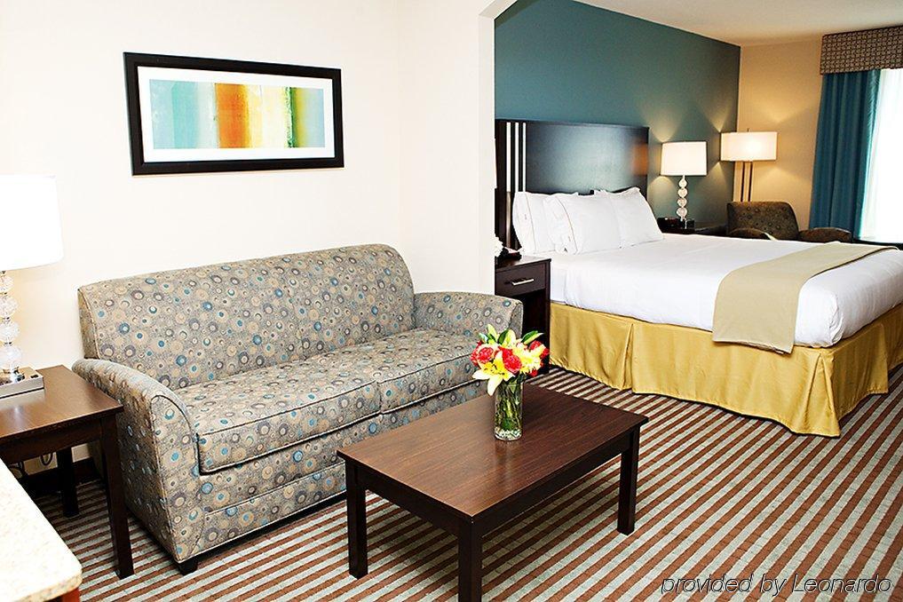 Holiday Inn Express & Suites Youngstown West I 80, An Ihg Hotel Стая снимка