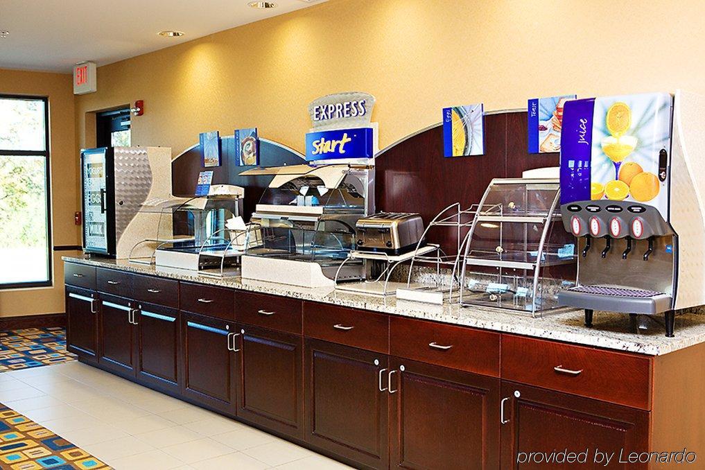 Holiday Inn Express & Suites Youngstown West I 80, An Ihg Hotel Ресторант снимка