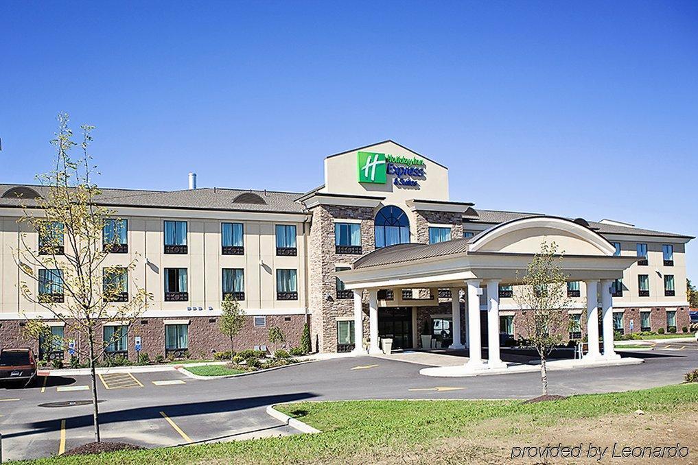 Holiday Inn Express & Suites Youngstown West I 80, An Ihg Hotel Екстериор снимка