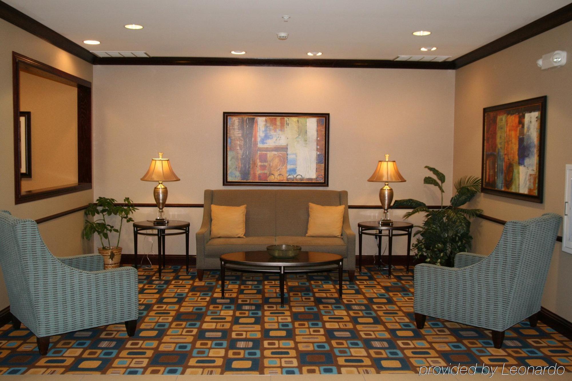 Holiday Inn Express & Suites Youngstown West I 80, An Ihg Hotel Екстериор снимка