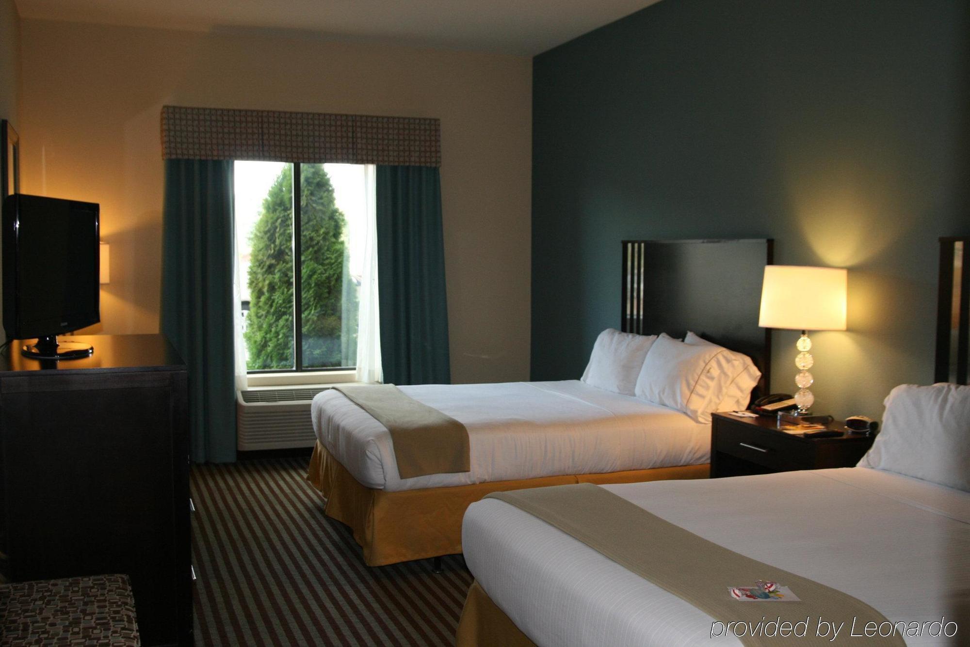 Holiday Inn Express & Suites Youngstown West I 80, An Ihg Hotel Екстериор снимка
