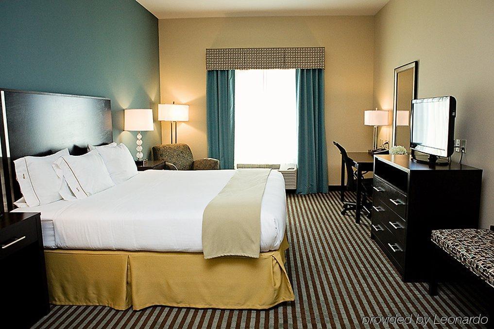 Holiday Inn Express & Suites Youngstown West I 80, An Ihg Hotel Стая снимка
