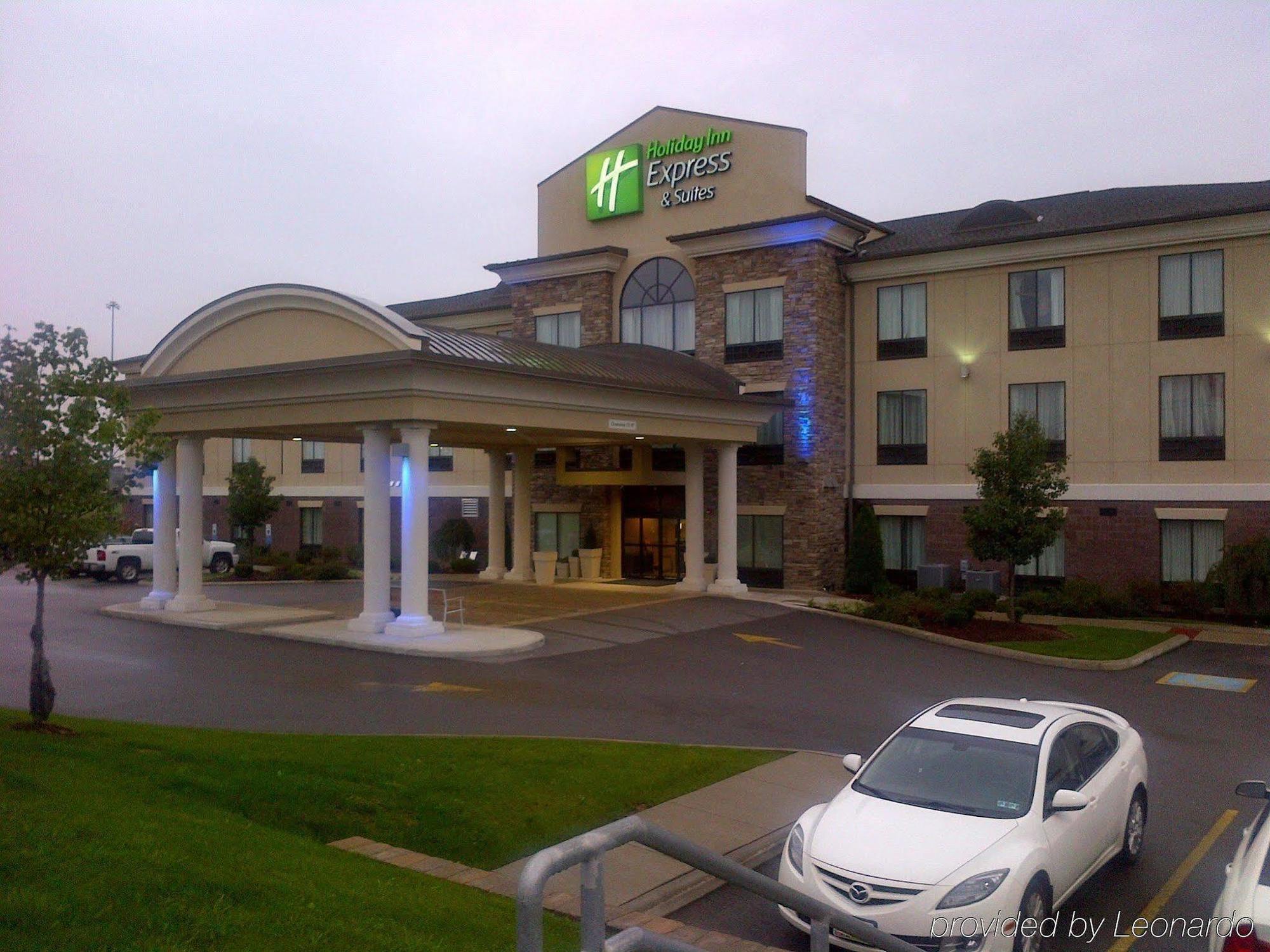 Holiday Inn Express & Suites Youngstown West I 80, An Ihg Hotel Екстериор снимка